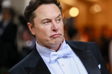 Elon Musk: “É difícil confiar em pessoas que se aglomeram em festas”