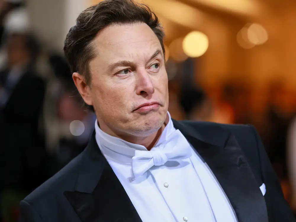 Elon Musk: “É difícil confiar em pessoas que se aglomeram em festas”